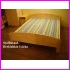 sypialnie drewniane w kolorze jasnym, sypialnia z materacem kolorowym