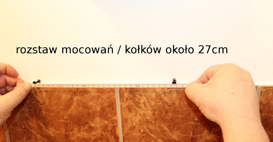 rozstaw otworow przy mocowaniu lustra na kolkach